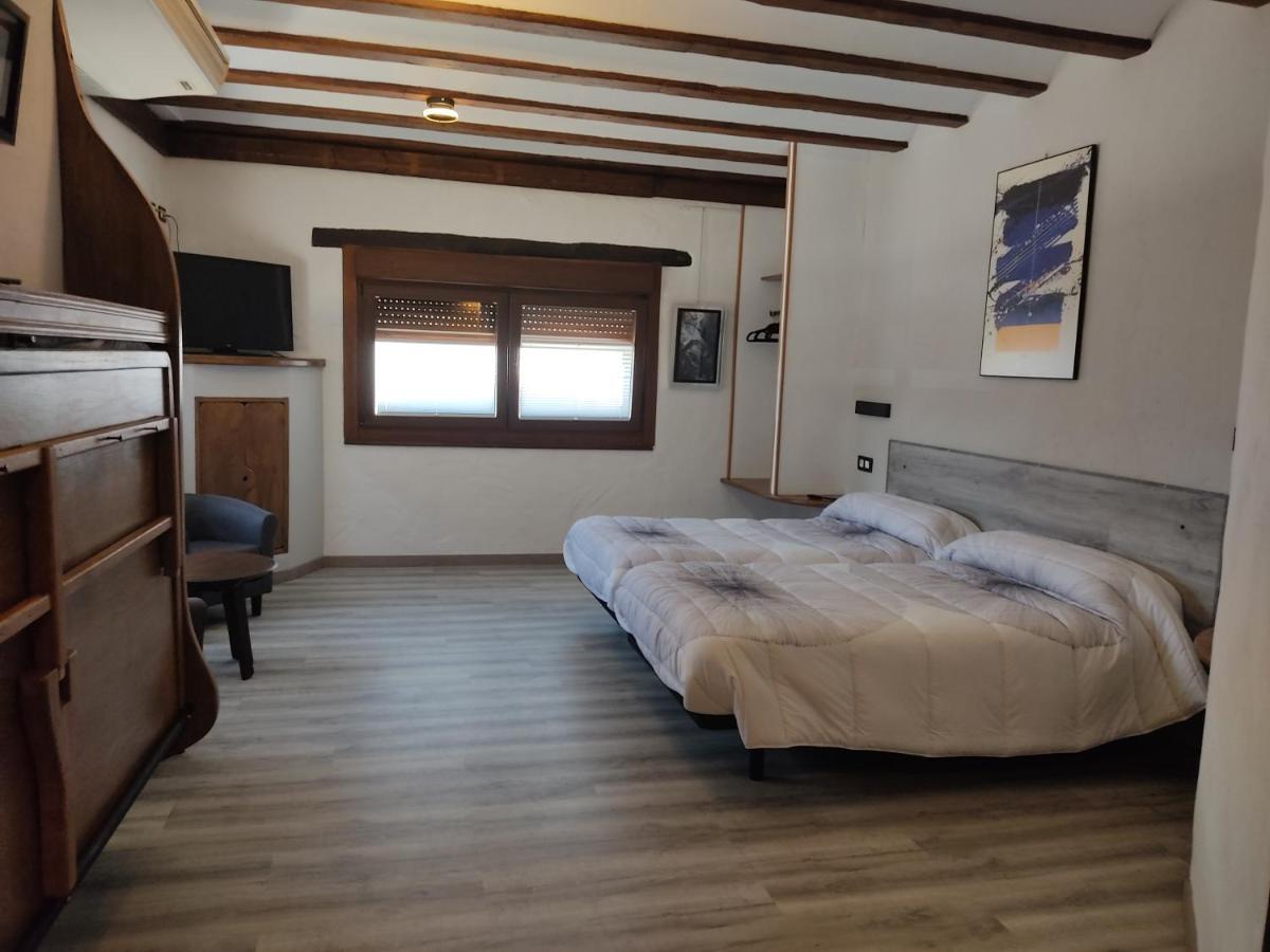 לוס ארקוס Hostal Suetxe מראה חיצוני תמונה